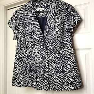 Short sleeve blazer